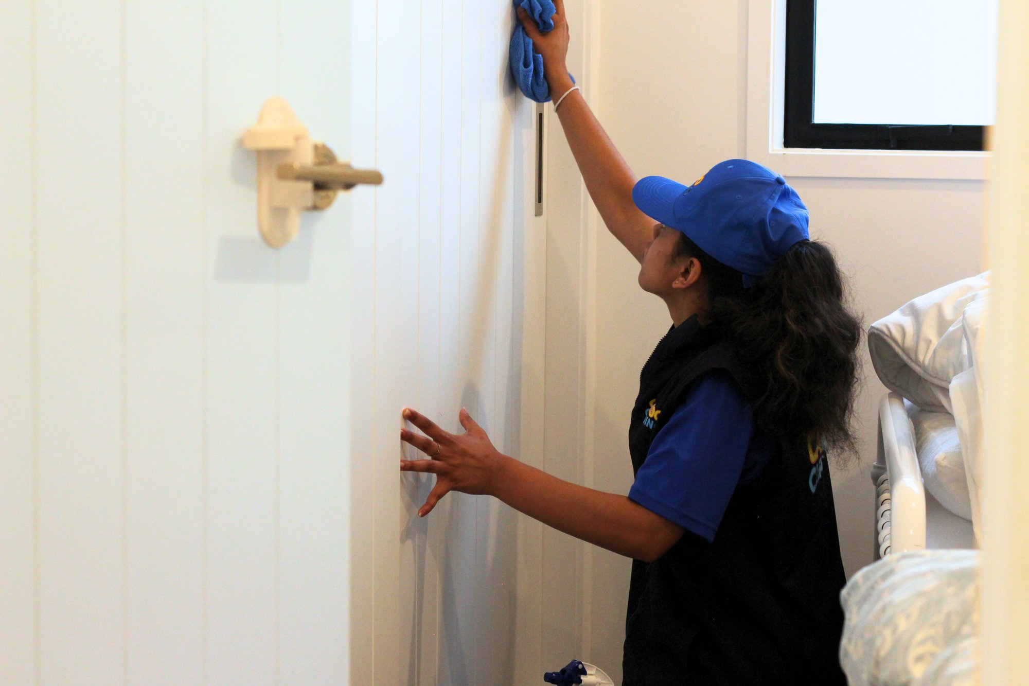 candoo-cleaning-home-wall-cleaning